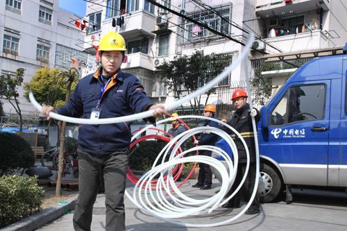 What are the causes of fiber optic cable line failure?